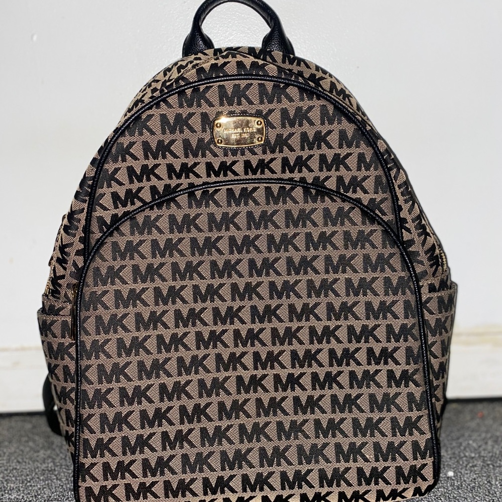 [SOLD ON MERCARI] Michael Kors Abbey Backpack